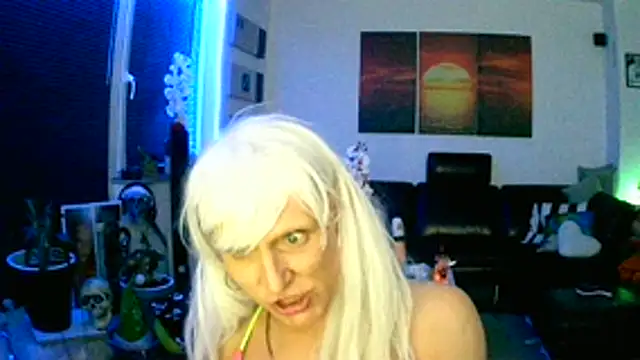 Snapshot of hellgirl1980 chatting on 19, 11, 2025 hellgirl1980 online show from 19, 11, 2025