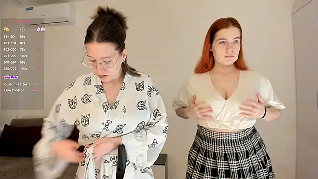 Snapshot of MaymeDeuel chatting on 23, 11, 2025 MaymeDeuel online show from 23, 11, 2025