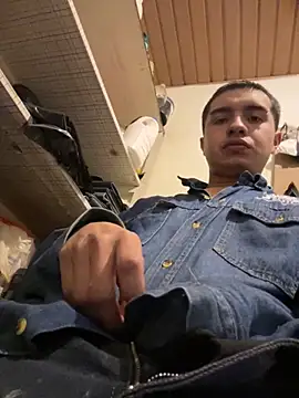 Snapshot of lonewolt chatting on 11, 9, 2025 lonewolt online show from 11, 9, 2025