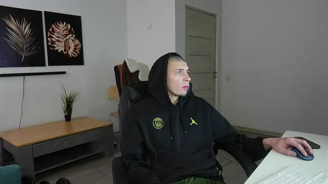 Snapshot of Ryan_Dozer chatting on 7, 3, 2026 Ryan Dozer online show from 7, 3, 2026