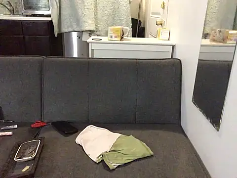 Snapshot of littyleesh1 chatting on 19, 10, 2025 littyleesh1 online show from 19, 10, 2025