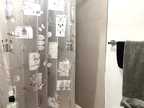 Snapshot of littyleesh1 chatting on 11, 11, 2025 littyleesh1 online show from 11, 11, 2025