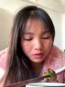 Emlyly-18 online show from 19, 11, 2025