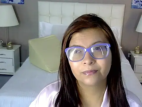 Amber Rouge  online show from 14, 9, 2025