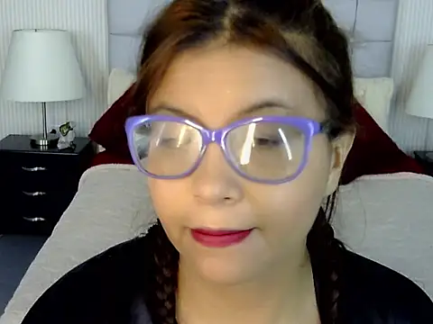Amber Rouge  online show from 1, 10, 2025