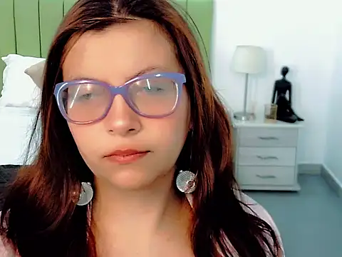 Amber Rouge  online show from 3, 11, 2025