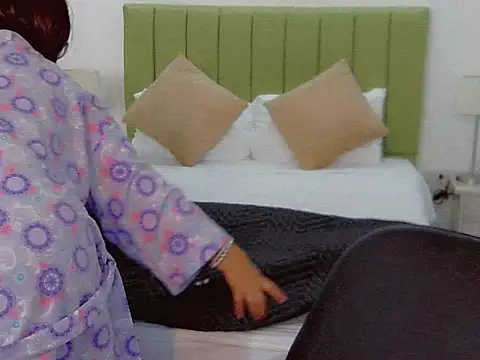 Amber Rouge  online show from 9, 11, 2025