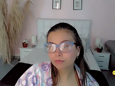 Amber Rouge  online show from 14, 11, 2025