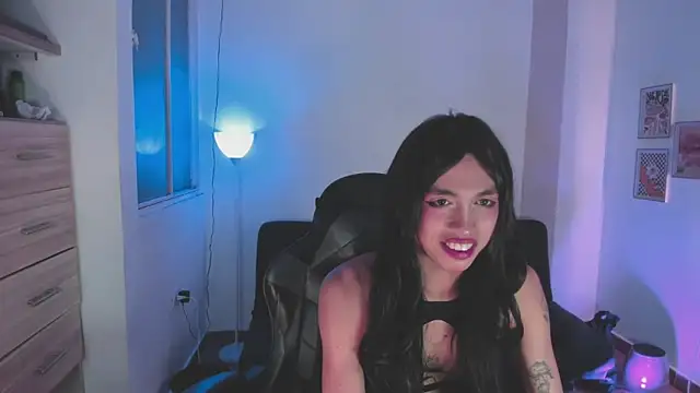 Nikkita Dragon online show from 22, 11, 2025