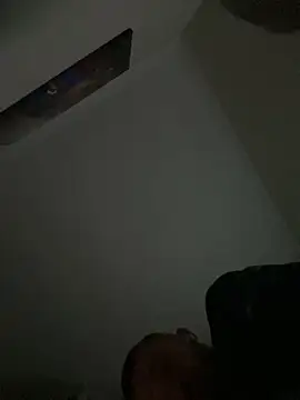 Snapshot of Johnclips2 chatting on 17, 12, 2025 Johnclips2 online show from 17, 12, 2025