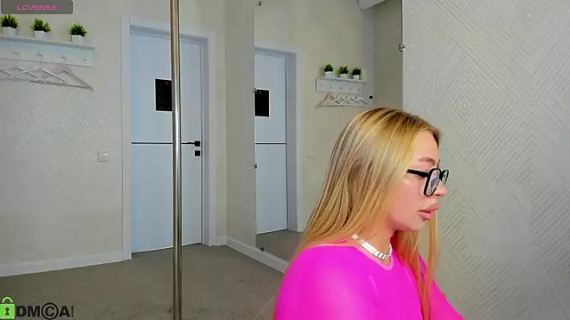 Melissa  White online show from 11, 9, 2025