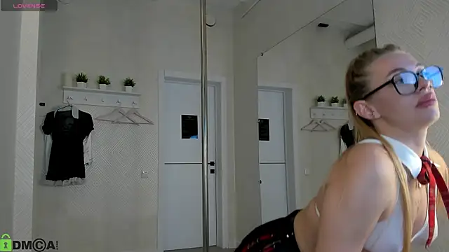 Melissa  White online show from 23, 9, 2025