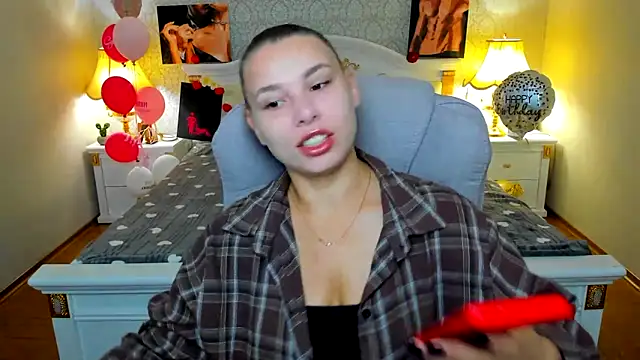 Snapshot of OmniaSher chatting on 10, 9, 2025 OmniaSher online show from 10, 9, 2025