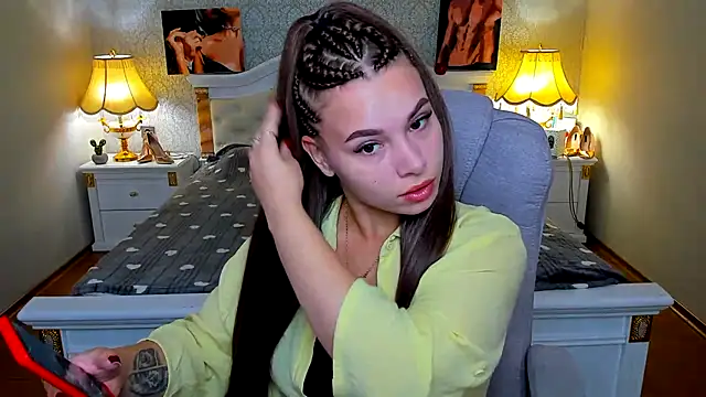 Snapshot of OmniaSher chatting on 21, 9, 2025 OmniaSher online show from 21, 9, 2025