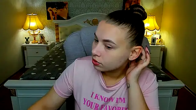 Snapshot of OmniaSher chatting on 10, 10, 2025 OmniaSher online show from 10, 10, 2025