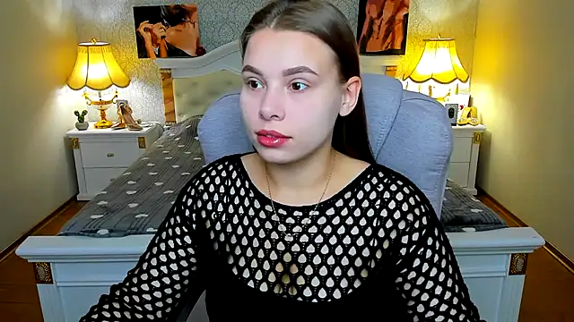 Snapshot of OmniaSher chatting on 12, 10, 2025 OmniaSher online show from 12, 10, 2025