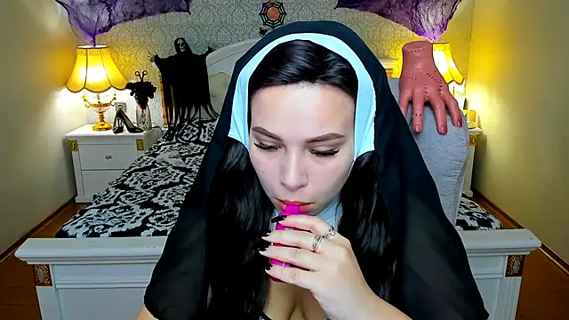 Snapshot of OmniaSher chatting on 28, 10, 2025 OmniaSher online show from 28, 10, 2025