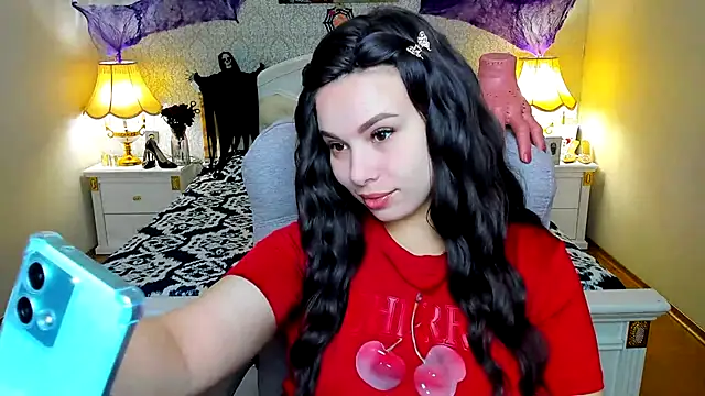 Snapshot of OmniaSher chatting on 4, 11, 2025 OmniaSher online show from 4, 11, 2025