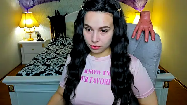 Snapshot of OmniaSher chatting on 5, 11, 2025 OmniaSher online show from 5, 11, 2025