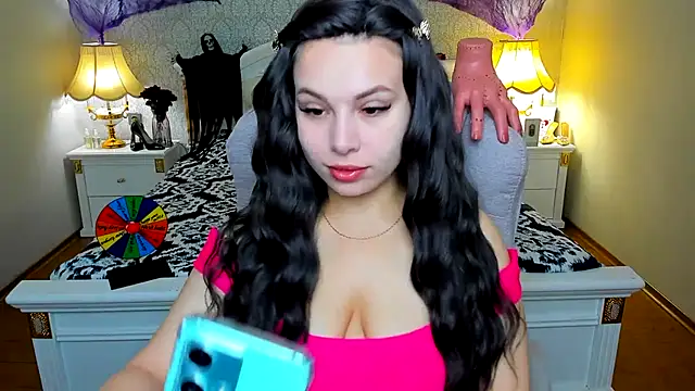 Snapshot of OmniaSher chatting on 11, 11, 2025 OmniaSher online show from 11, 11, 2025