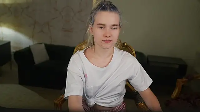 Snapshot of Ava_kiss054 chatting on 13, 3, 2026 Ava kiss054 online show from 13, 3, 2026