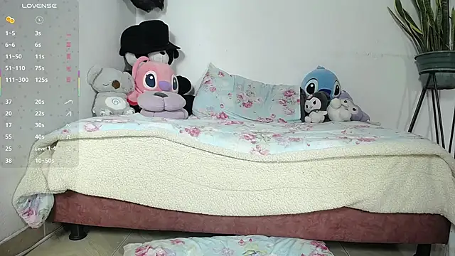 Snapshot of naughtypixie chatting on 30, 10, 2025 naughtypixie online show from 30, 10, 2025