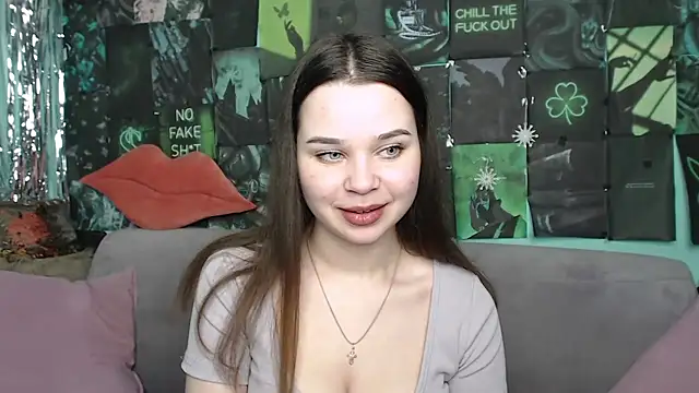 Snapshot of GloriyaDre chatting on 14, 9, 2025 GloriyaDre online show from 14, 9, 2025