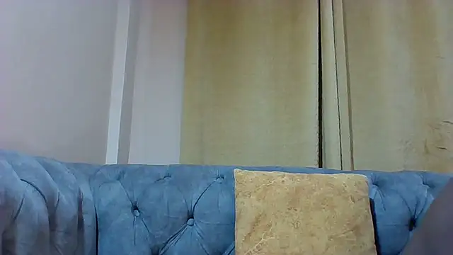 Snapshot of Amiblue_Xo chatting on 4, 10, 2025 Amiblue Xo online show from 4, 10, 2025