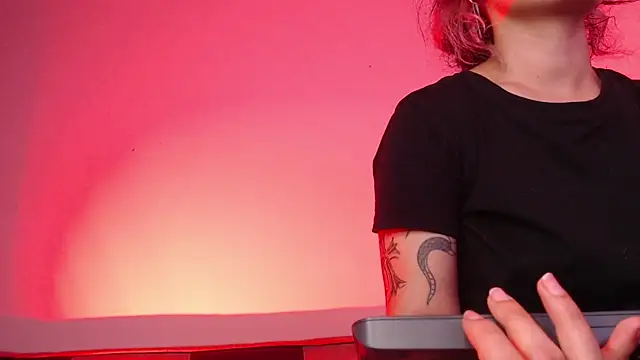 GwenHazel online show from 19, 11, 2025