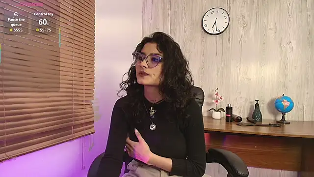 LilyRouset online show from 10, 9, 2025
