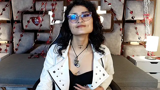 LilyRouset online show from 15, 9, 2025
