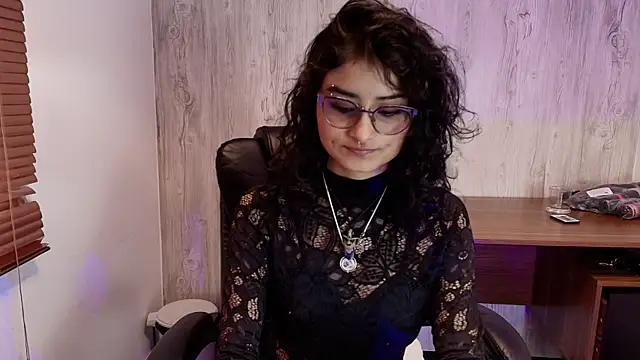 LilyRouset online show from 18, 9, 2025