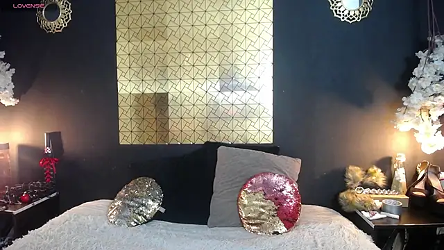 Snapshot of kinky_momm chatting on 19, 2, 2026 kinky momm online show from 19, 2, 2026