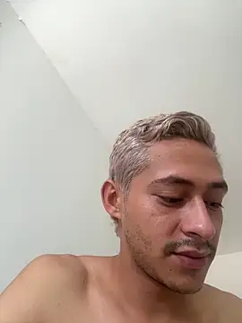 Snapshot of Boy_hot- chatting on 5, 3, 2026 Boy hot- online show from 5, 3, 2026