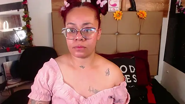 MIA  SPENCER online show from 19, 11, 2025