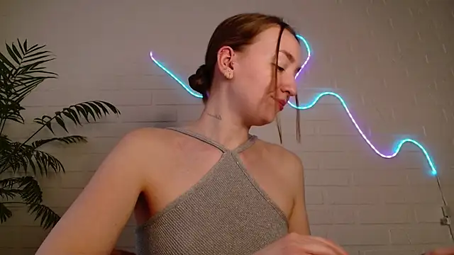 Snapshot of WhitePrincessLuna chatting on 11, 2, 2026 WhitePrincessLuna online show from 11, 2, 2026