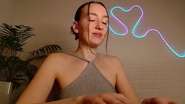 Snapshot of WhitePrincessLuna chatting on 6, 3, 2026 WhitePrincessLuna online show from 6, 3, 2026