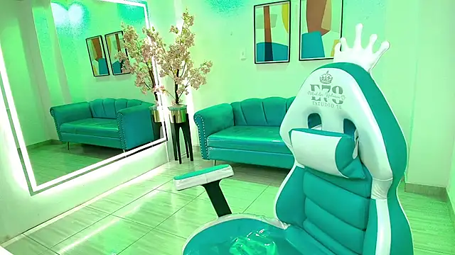 Black roseee online show from 19, 10, 2025