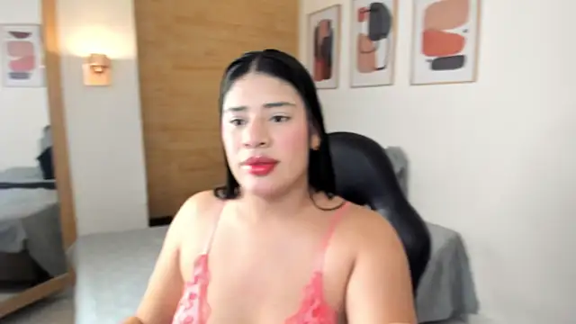 Mia hills  online show from 7, 10, 2025
