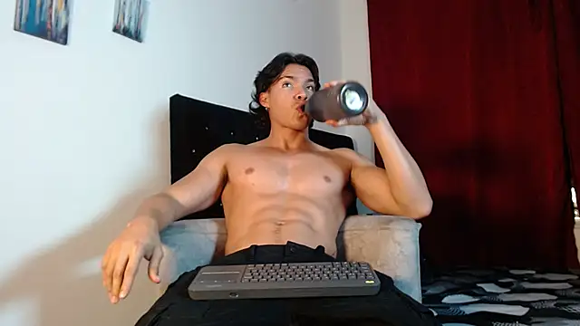 adriel escalante online show from 5, 12, 2025