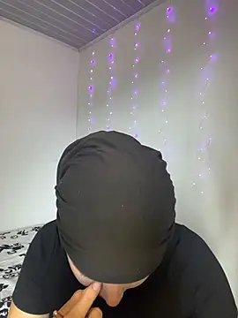 Snapshot of rhizanthella_ chatting on 8, 10, 2025 rhizanthella online show from 8, 10, 2025