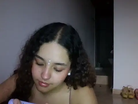 Snapshot of Isis_Bladee chatting on 4, 11, 2025 Isis Bladee online show from 4, 11, 2025