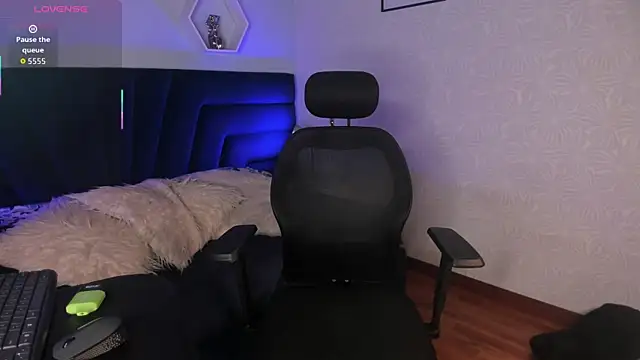 Snapshot of artemis_nyx chatting on 13, 11, 2025 artemis nyx online show from 13, 11, 2025