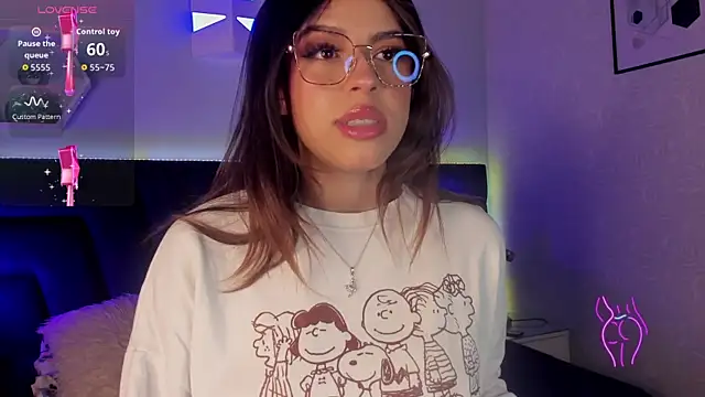 Snapshot of artemis_nyx chatting on 25, 11, 2025 artemis nyx online show from 25, 11, 2025