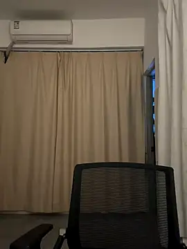 Snapshot of wly2028 chatting on 12, 11, 2025 wly2028 online show from 12, 11, 2025