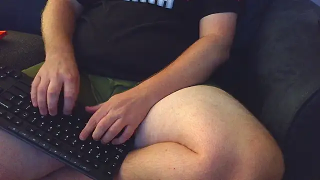 thighguy30 online show from 12, 9, 2025