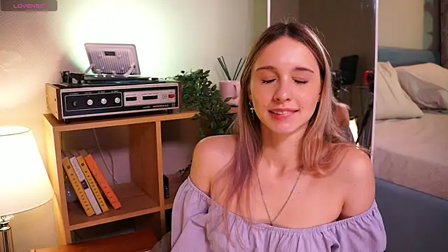 ElaraBlush online show from 21, 9, 2025