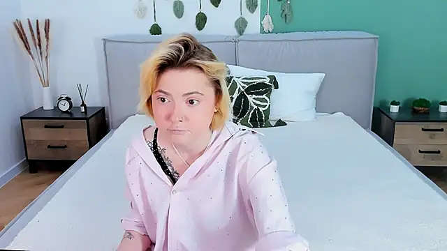 TracyCurtis online show from 8, 10, 2025