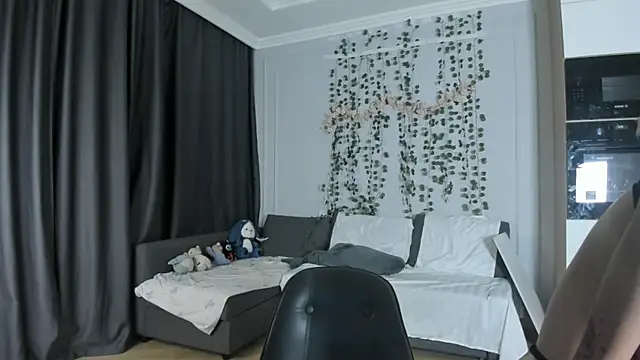 heexhia online show from 7, 10, 2025