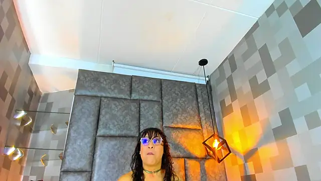 Jenni Zeller online show from 7, 10, 2025